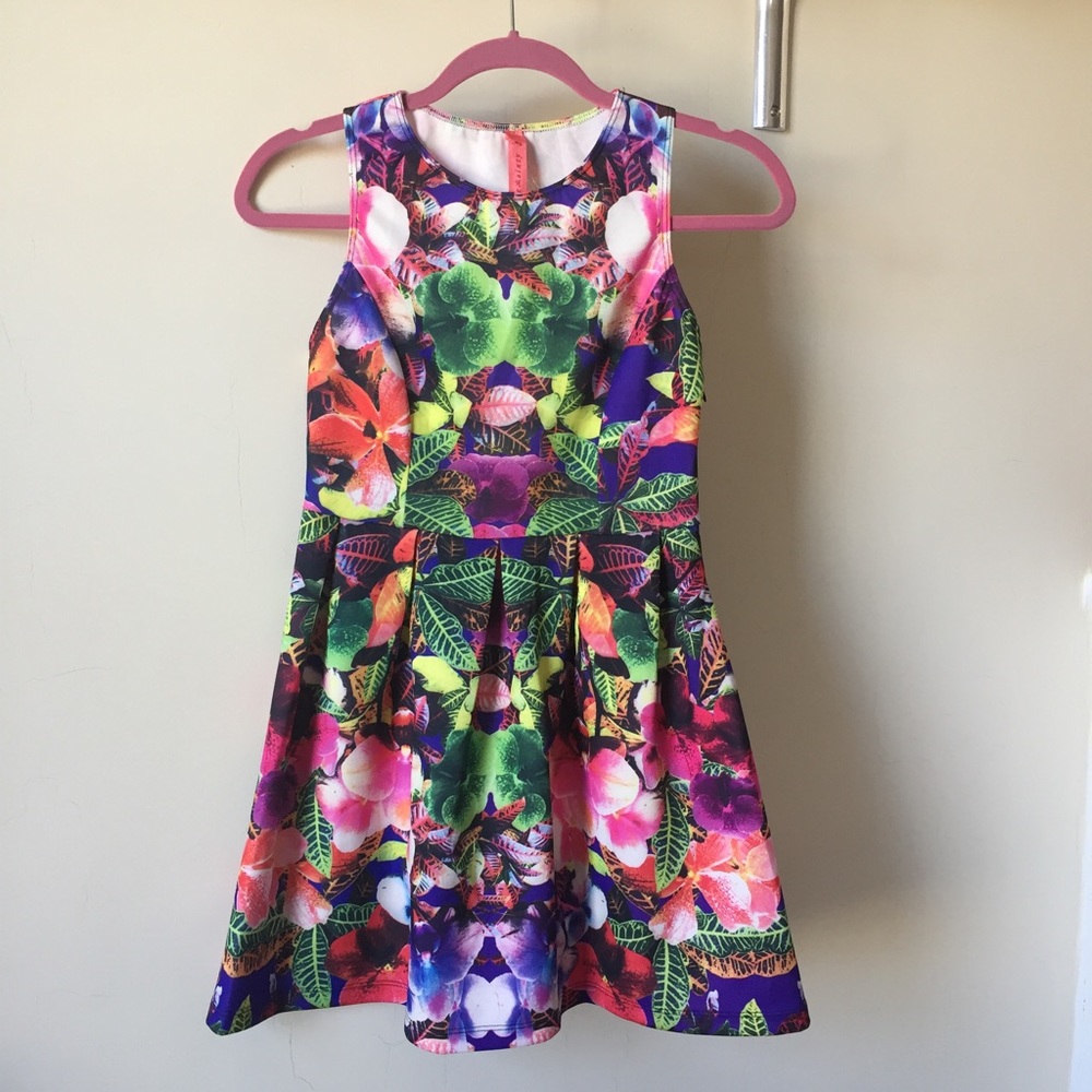 Mini dress
