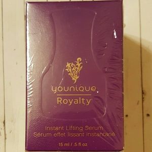 Younique Instant Lifting Serum