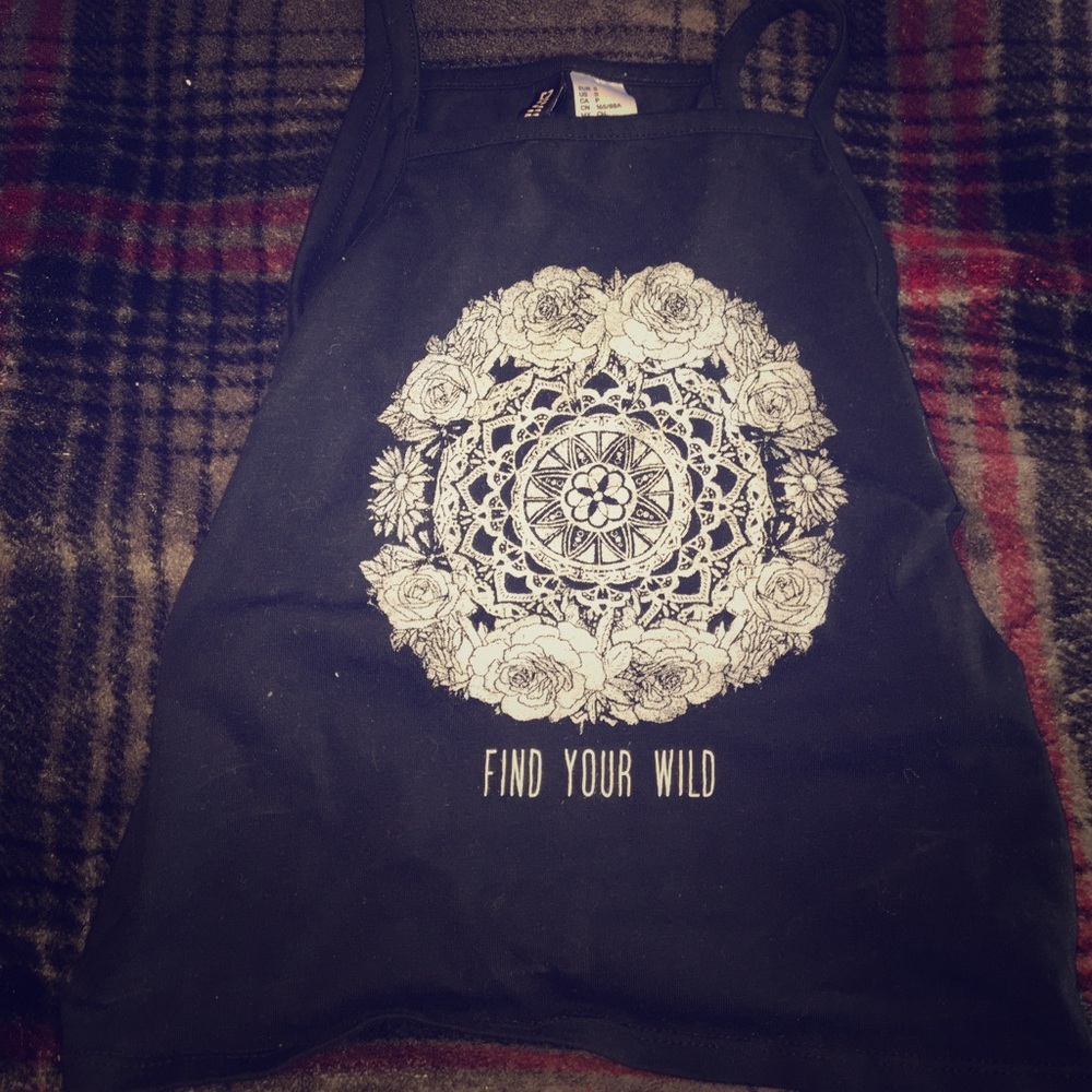 SPAGHETTI STRAPPED CROP TOP