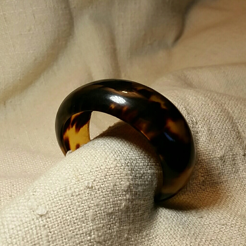 Small Vintage Genuine Tortoise Shell Cuff