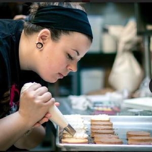 Meet your Posher, Alexis