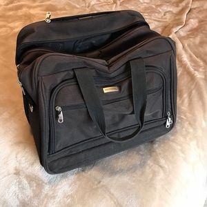 Protocol Roller Carry-on
