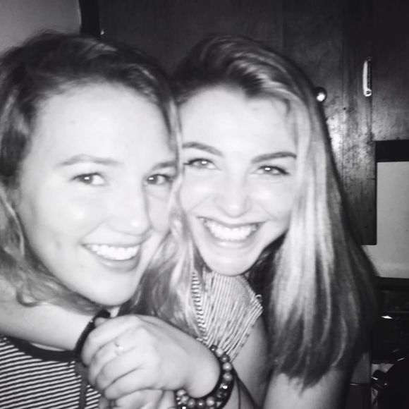 Meet your Posher, Olivia - Picture 1 of 1