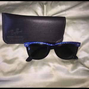 Vintage Ray-Ban Wayfarer w/ original case