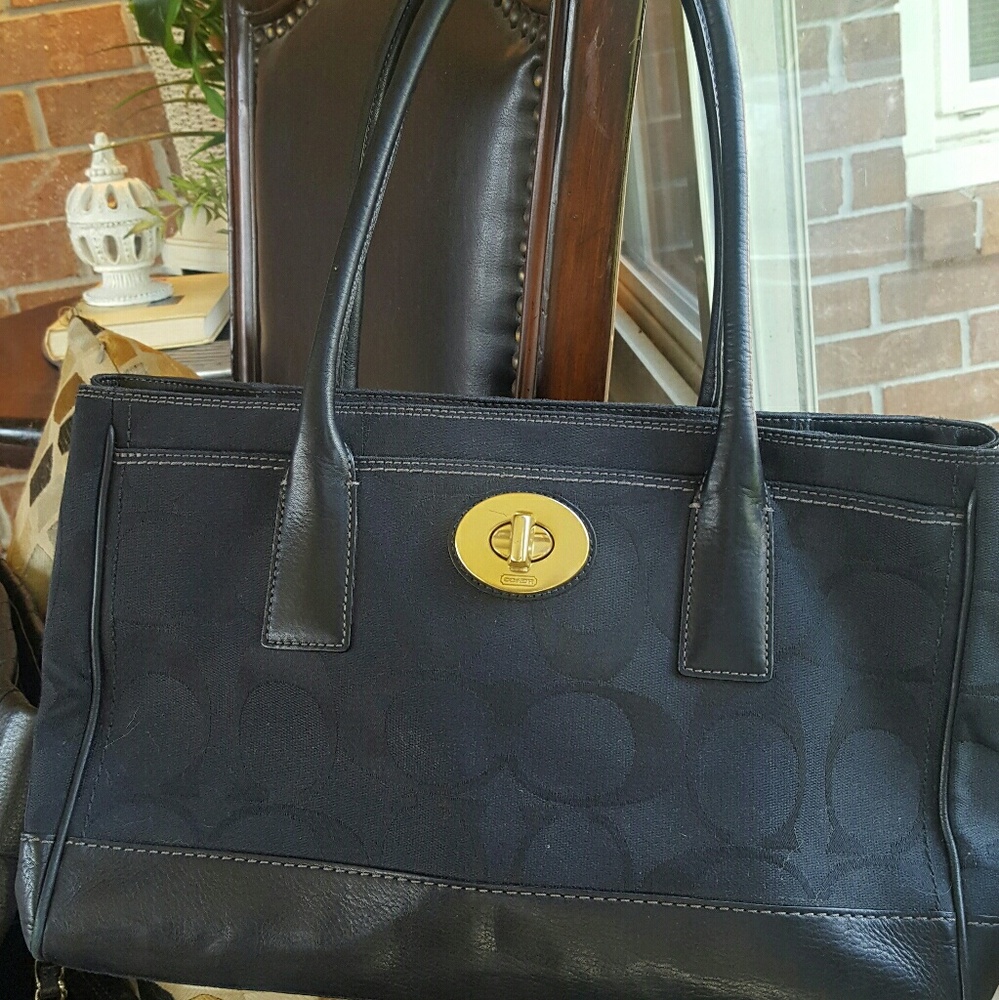 Coach Hampton Signature Medium Madeline Tote