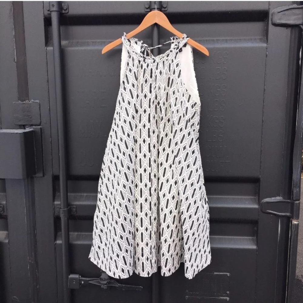 Banana republic black and white geometric dress