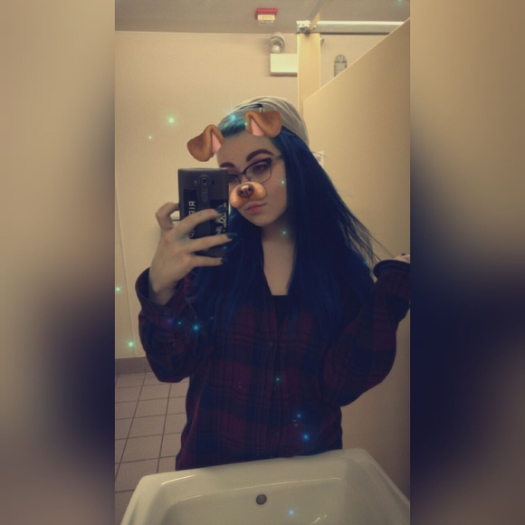 Meet your Posher, Taylor - Picture 1 of 1