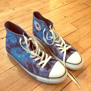 tie dye blue converse high tops