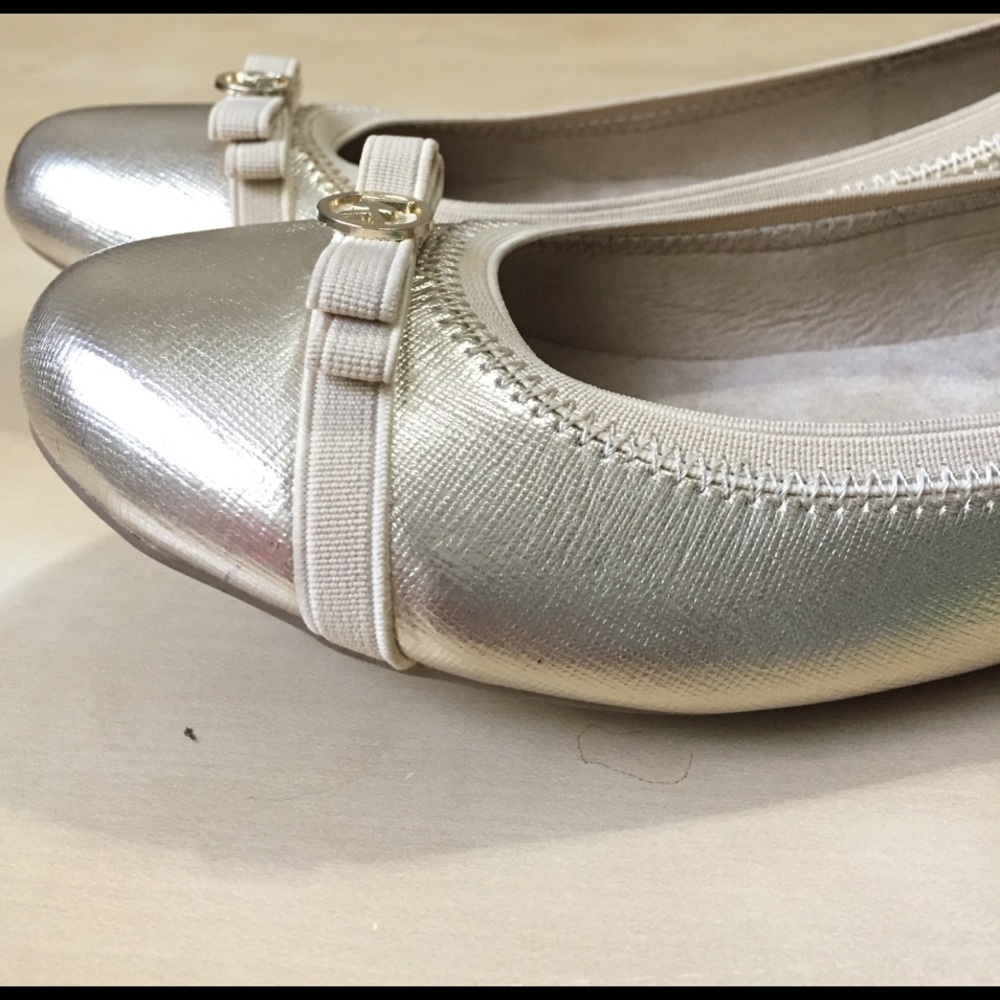 Michael Kors Rover Lux Gold Saffiano Size 3