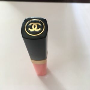 CHANEL lipgloss 💄