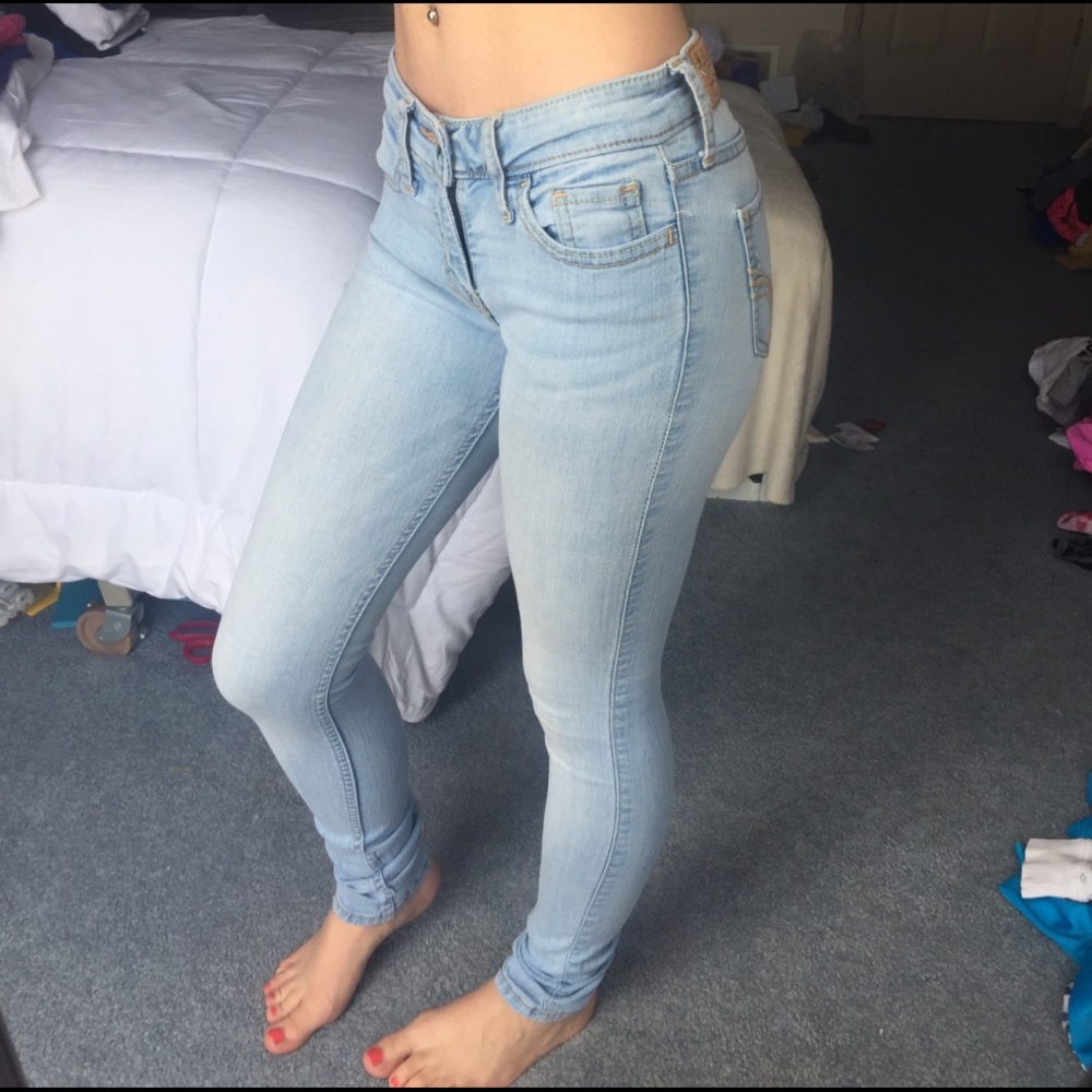 Mid-Rise Light Wash Hollister Super Skinny Jeans