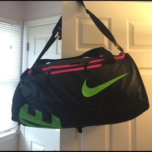 NIKE GYM BAG