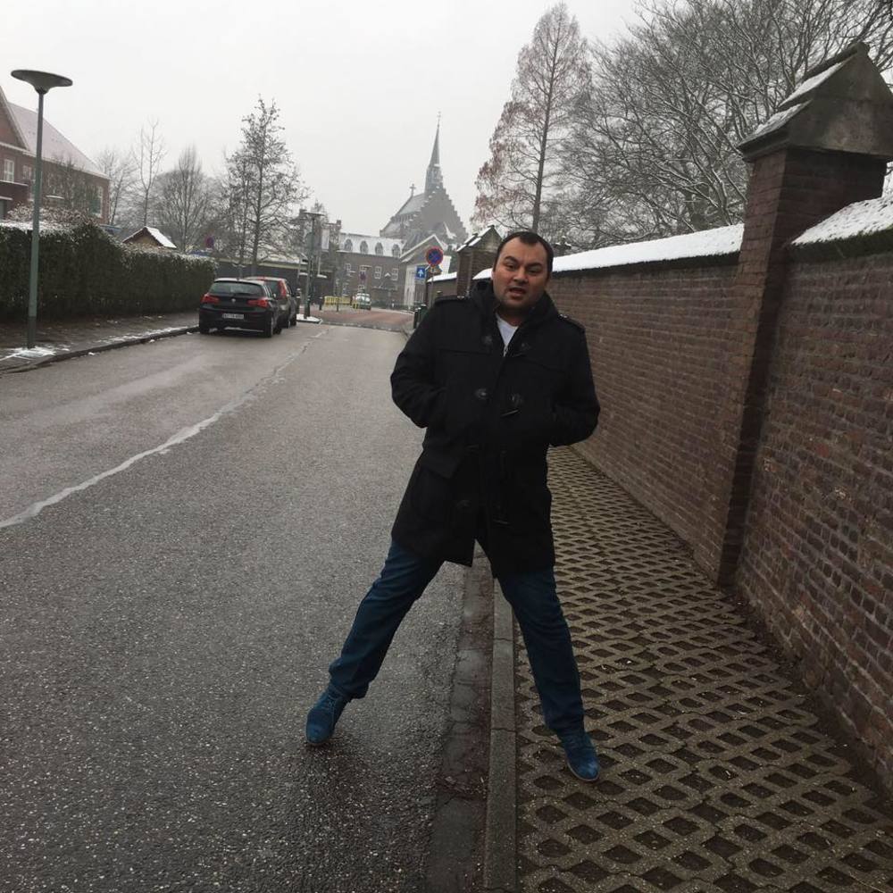 Meet your Posher, Tomas
