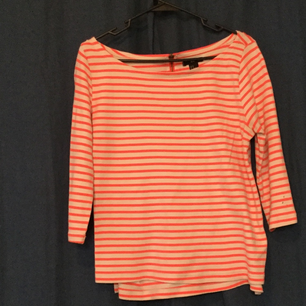 ‼️SALE‼️ Cute and cozy top😊