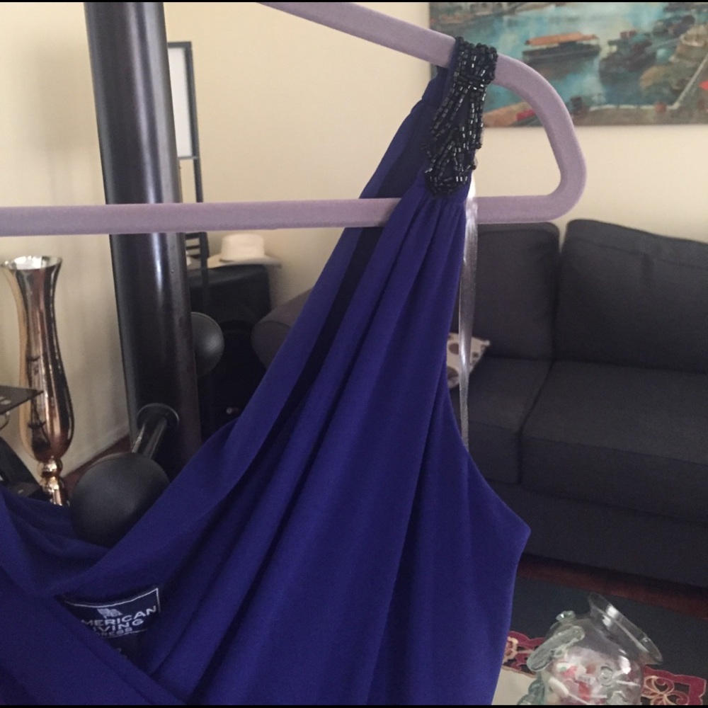 Dress - Picture 3 of 4