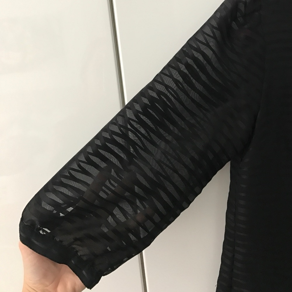 Black blouse - Picture 2 of 3