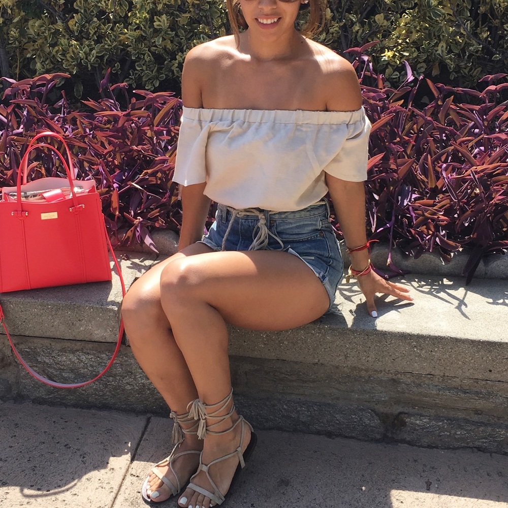 OFF THE SHOULDER SHIRT