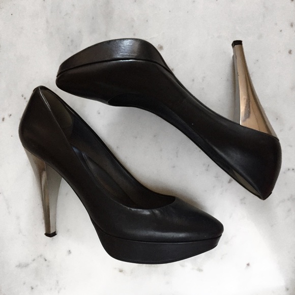 Kenneth Cole 'Ring True' Platform Pumps - Picture 1 of 4