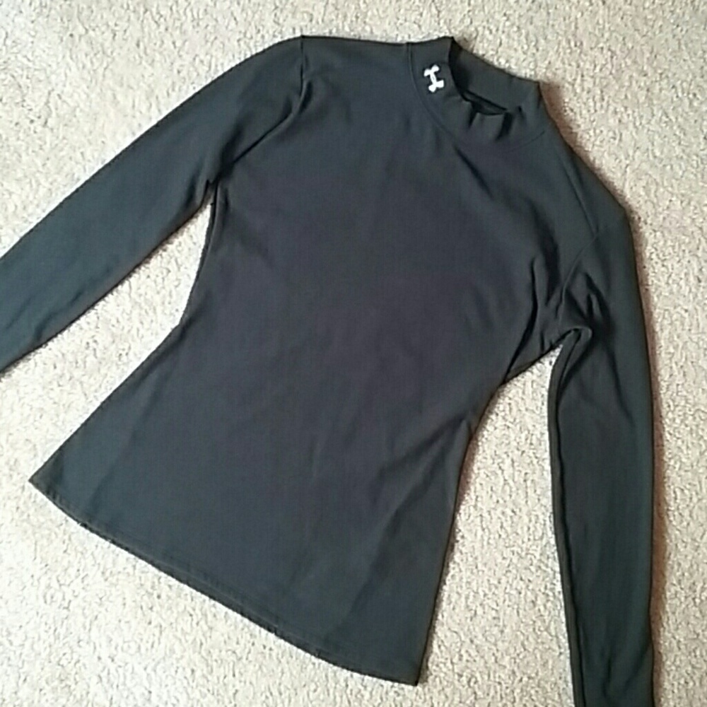 Under Armour long sleeved shirt