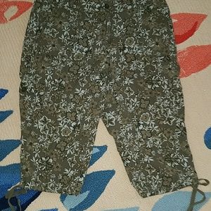 Women's Mid-calf Capris