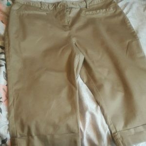 Worthington khaki capris pants size 14P