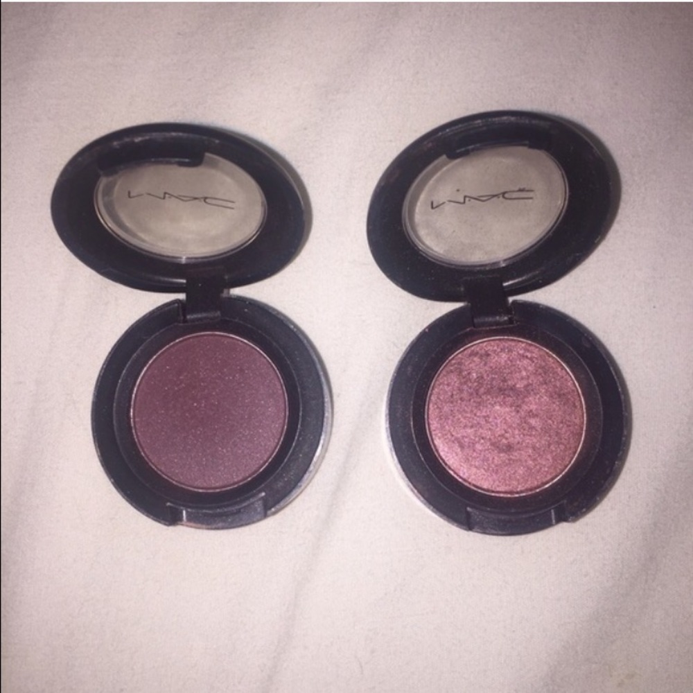 Brand new makeup mac eye shadows