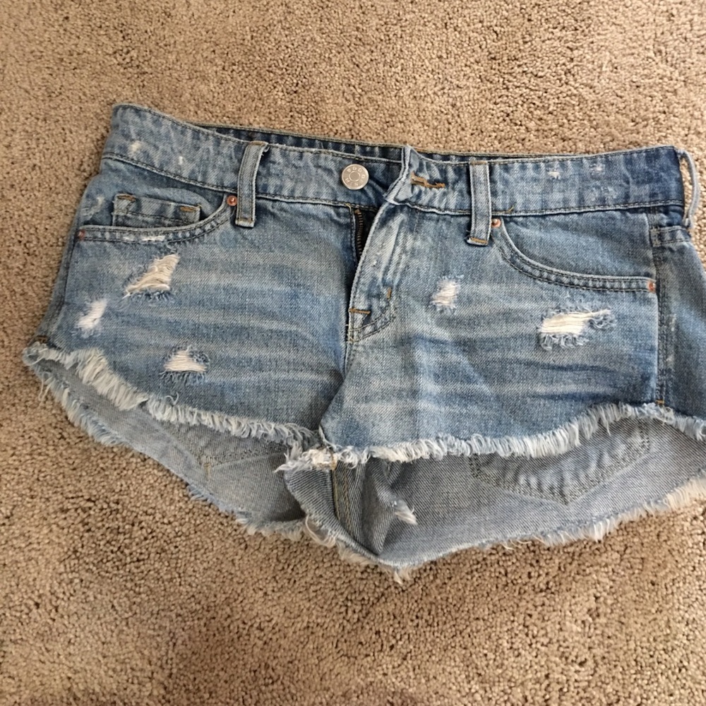 Distressed low waisted shorts