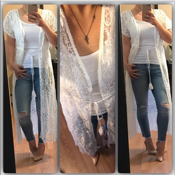 Tops - 🆕🌸Delicate Lace like shell 🌸