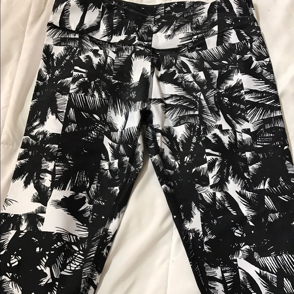 Fabletics capris