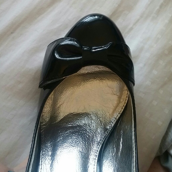 Black heels with bows - Picture 2 of 4