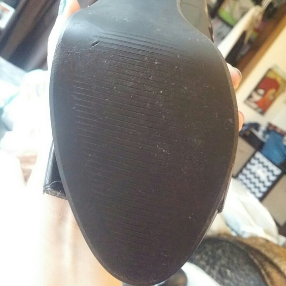 Black heels with bows - Picture 3 of 4