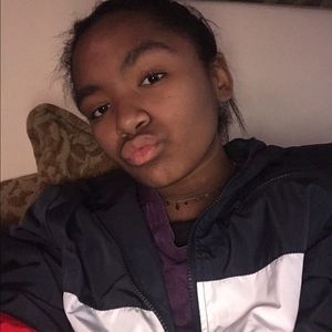 Meet your Posher, Amalia