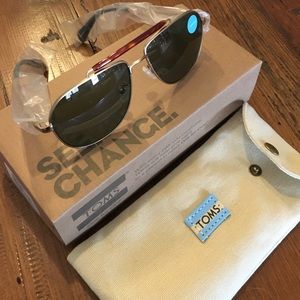 NIB TOMS Aviator Polarized sunglasses