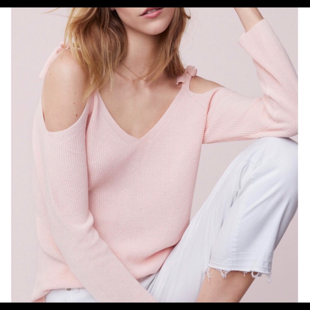Cold Shoulder Sweater : LOFT Ann Taylor. 👚