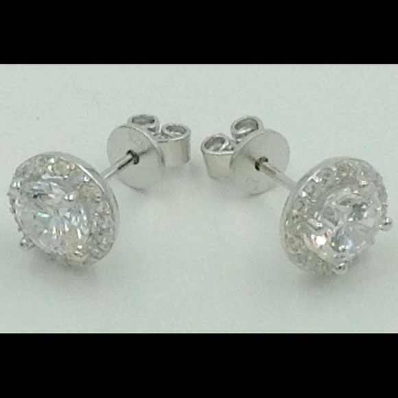 .925 Sterling Silver Cubic Zirconia Stud Earrings - Picture 4 of 8
