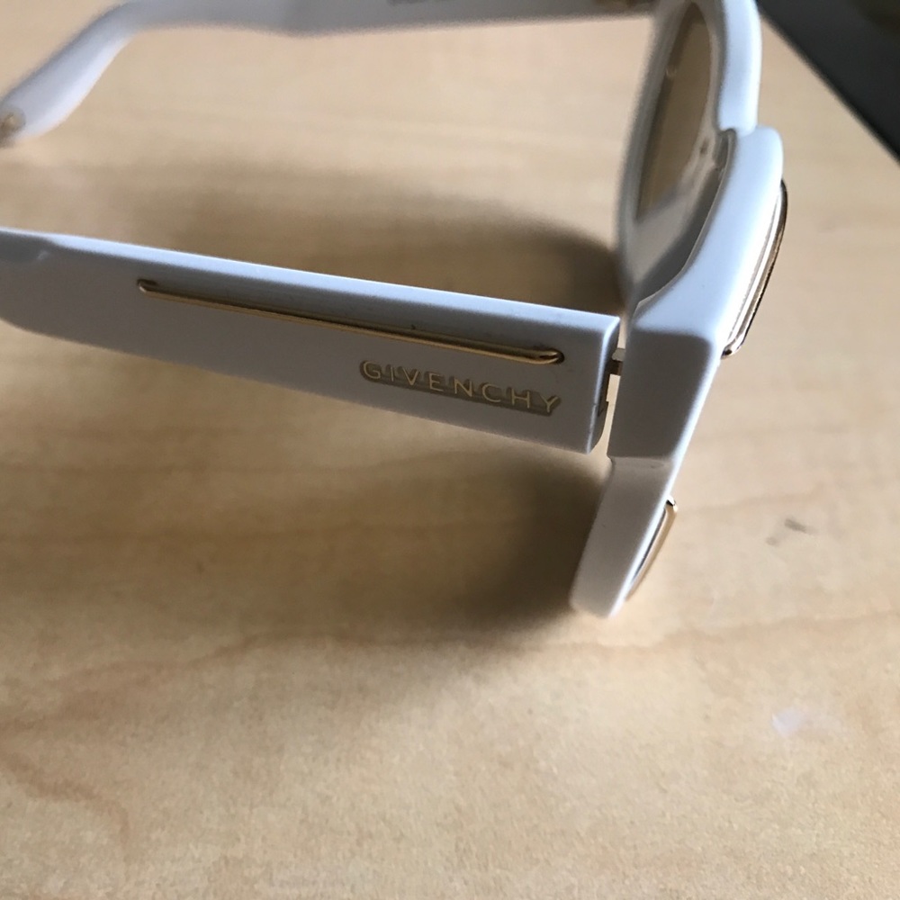 White with gold trim Givenchy eyewear - Picture 2 of 3