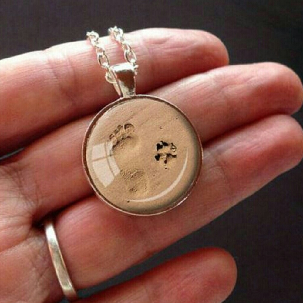 You Stand By Me Paw Print Pendant - Picture 2 of 6
