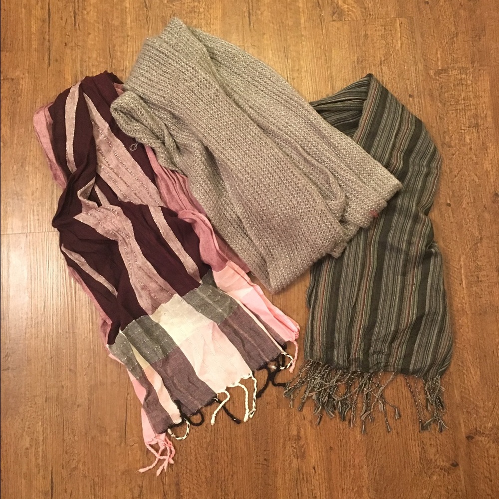 Set of three scarves