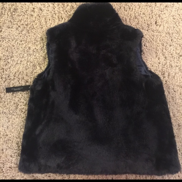 NWT Tahari by Arthur S. Levine Navy Fur Vest - L - Picture 4 of 4