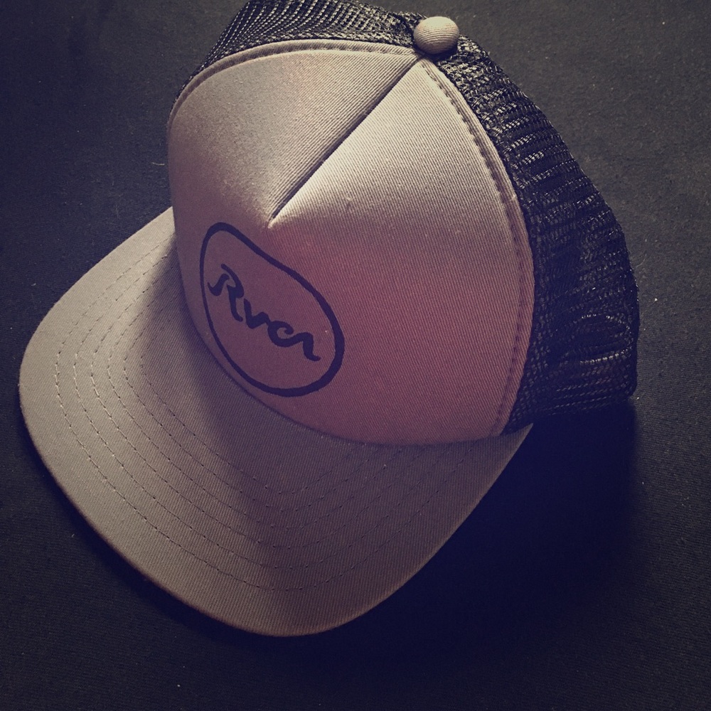 RVCA SNAPBACK HAT
