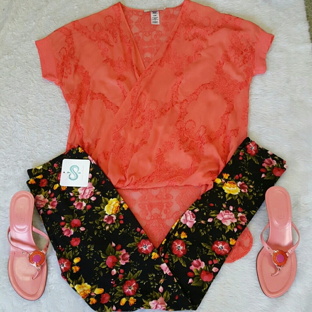 NWT!! Super Soft brushed flower print leggings - Picture 3 of 6