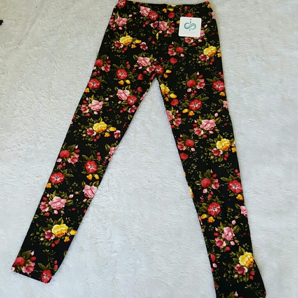 NWT!! Super Soft brushed flower print leggings - Picture 4 of 6