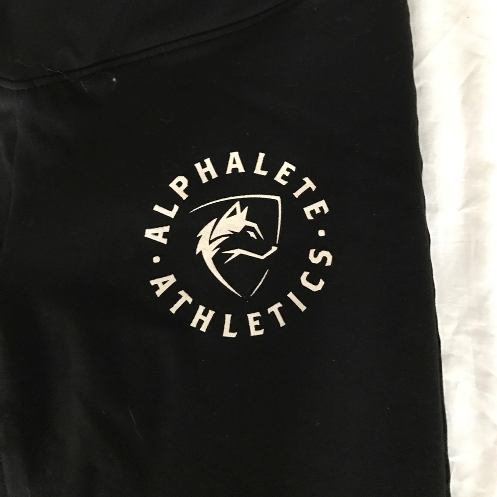 Alphalete Crop