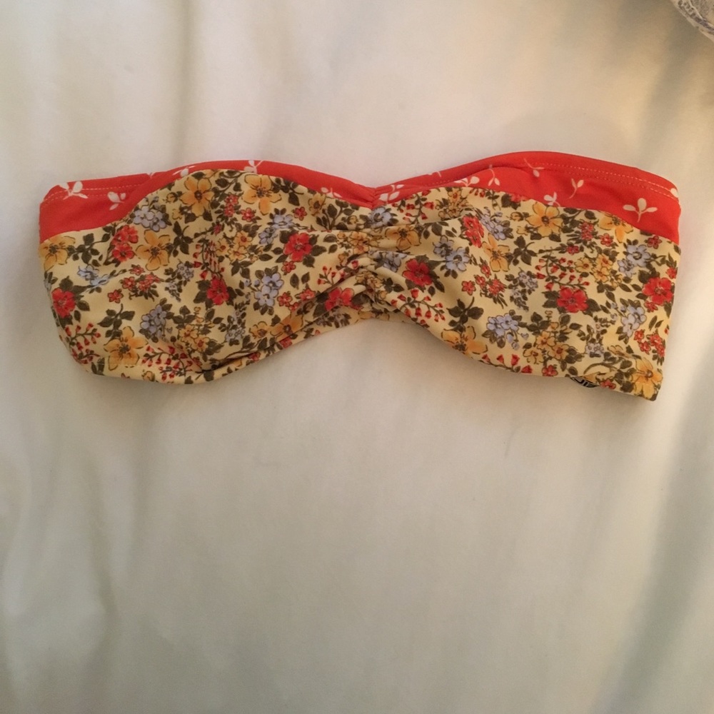 Oneil strapless bikini with matching bottoms