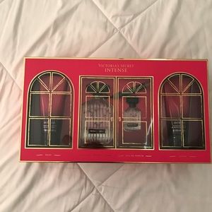 Victoria's Secret intense gift set