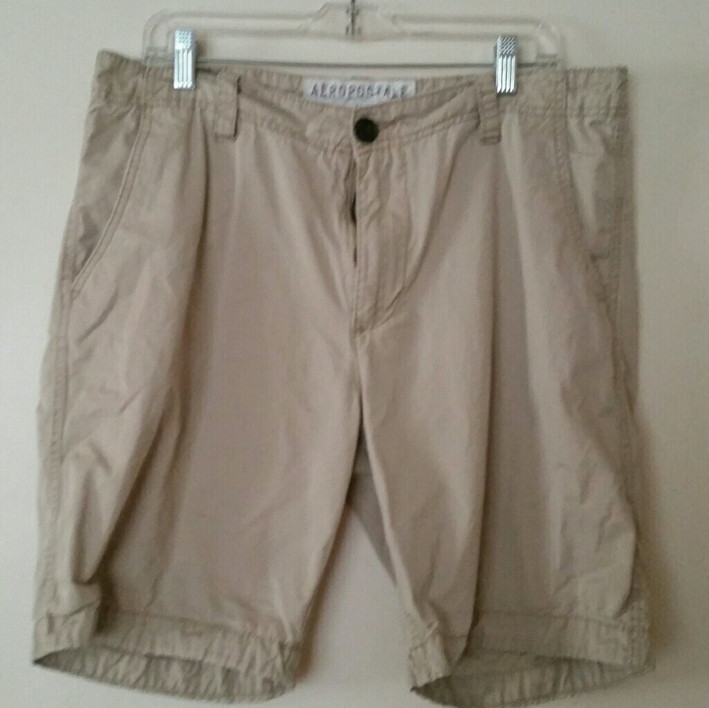 Aeropostale Men's Khaki flat front shorts