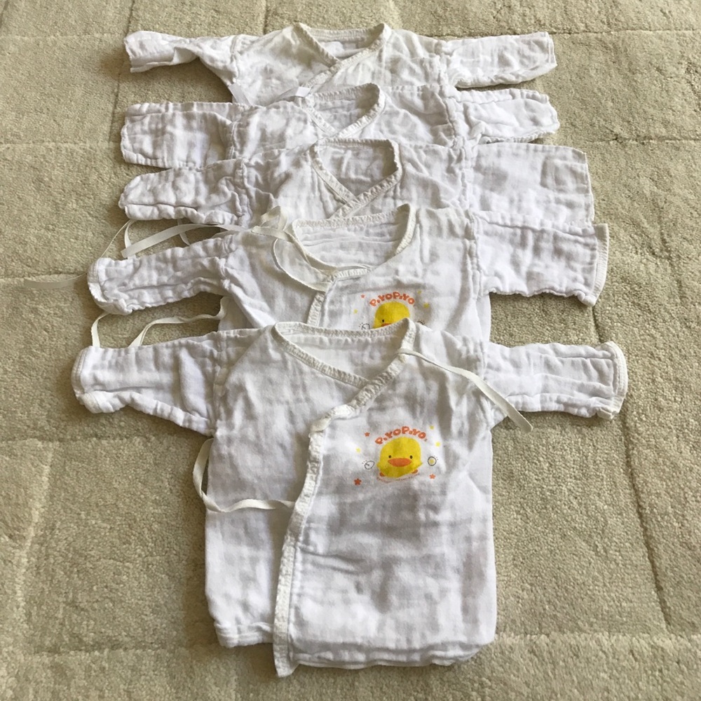 5 newborn muslin kimono shirts
