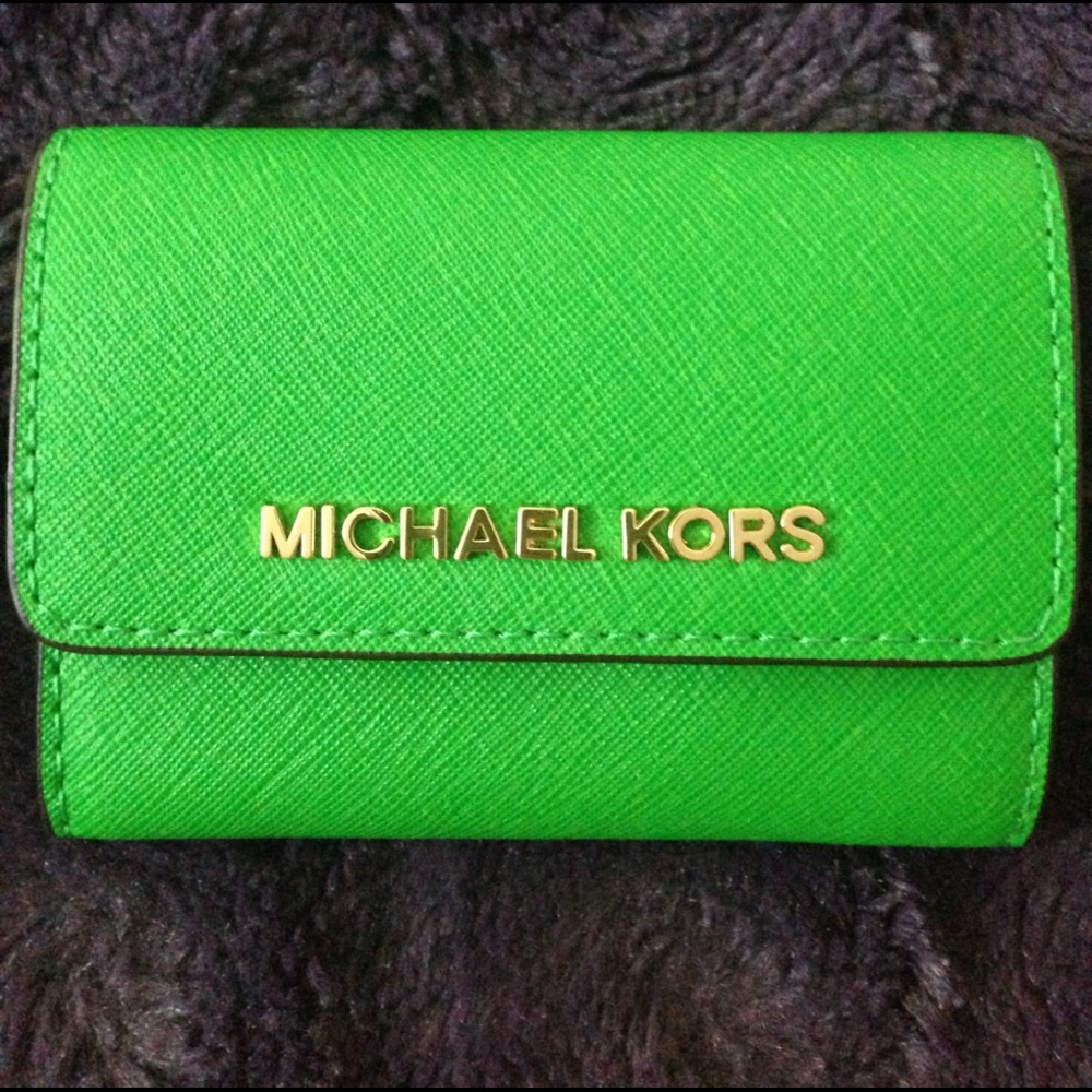 Micheal Kors Small travel wallet lime green