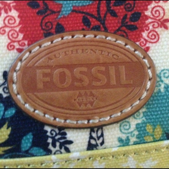 FOSSIL wristlet - Picture 4 of 4