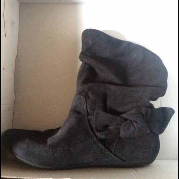 ALDO suede ankle boots black boots. - Picture 2 of 8